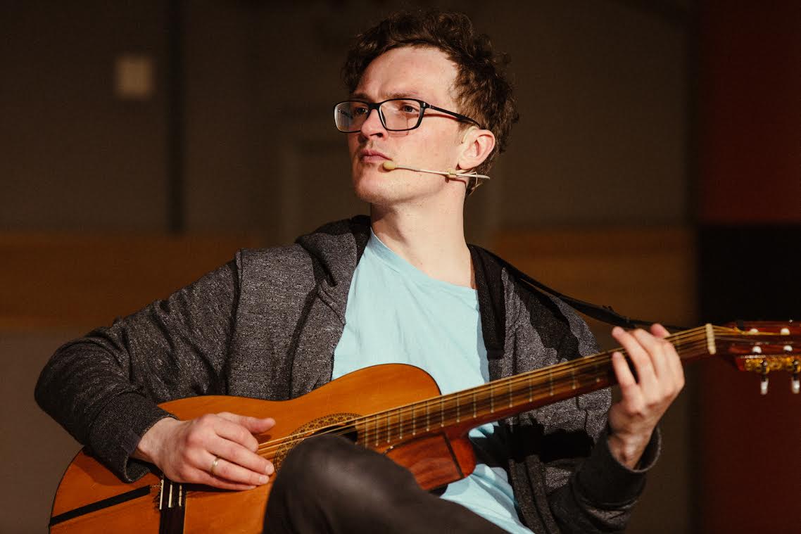 Goran Gora izrādē-lekcijā "Putni" // Publicitātes foto